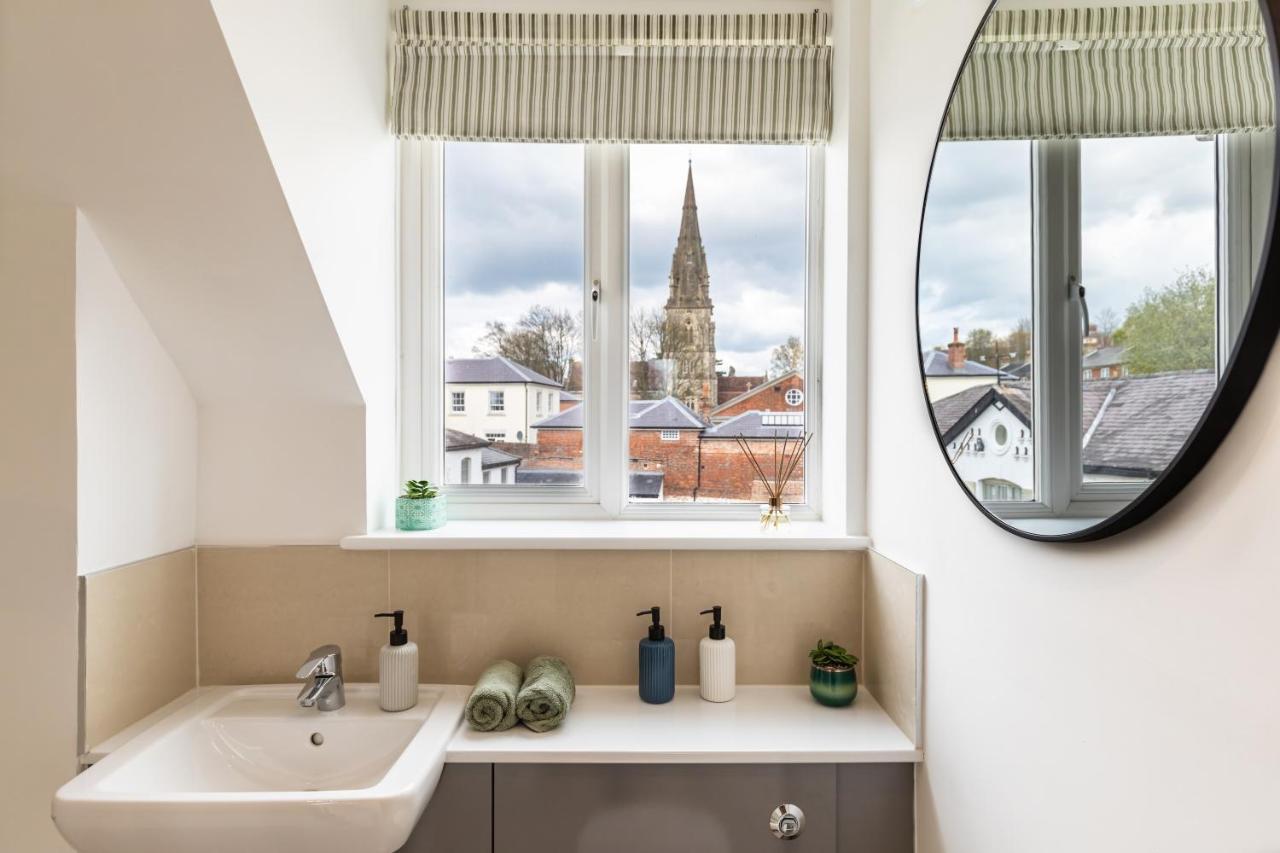 4 Bed City House With Private Garden And Parking Winchester Exterior foto