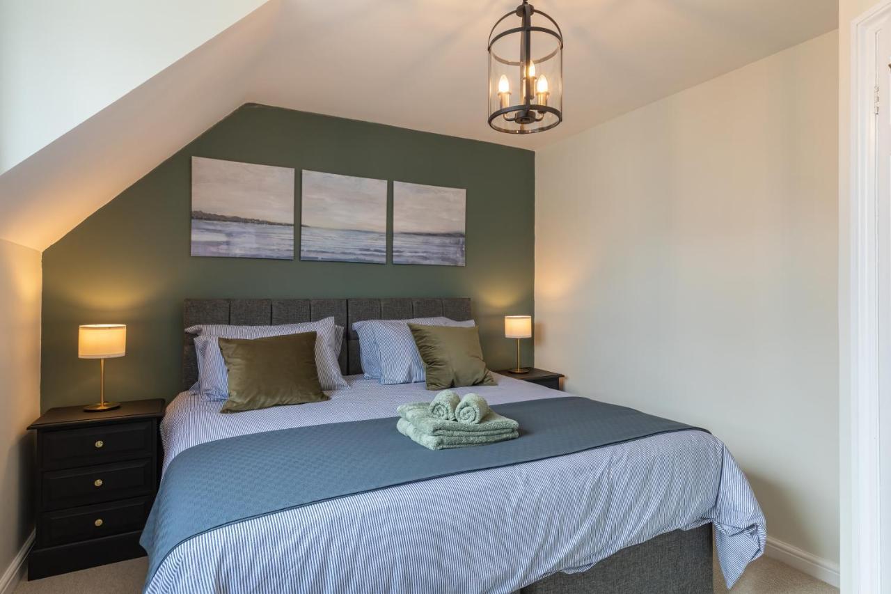 4 Bed City House With Private Garden And Parking Winchester Exterior foto
